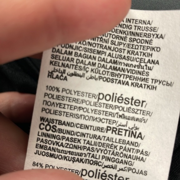 “Under Armour” Size Small Woman’s Fly By Shorts - Picture 4 of 6